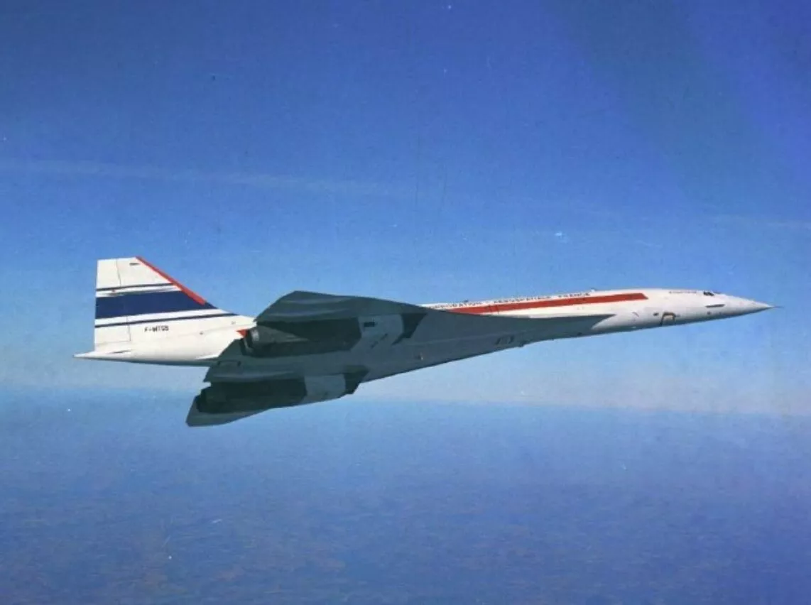 Concorde dans le ciel bleu